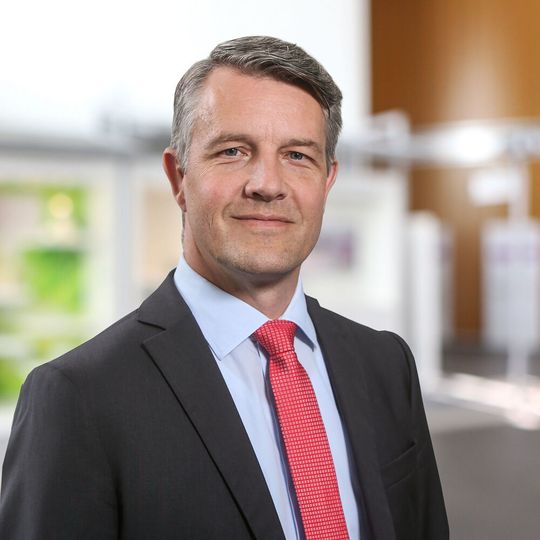 Dr. Jörg Harren is leaving to pursue new professional opportunities outside the Evonik Group. Dr. Jörg Harren is leaving to pursue new professional opportunities outside the Evonik Group.