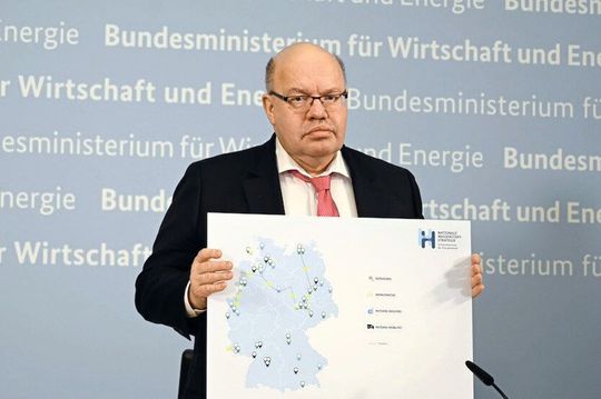 Bundeswirtschaftsminister Peter Altmaier stellt die 62 ausgewählten Wasserstoffprojekte vor. Bundeswirtschaftsminister Peter Altmaier stellt die 62 ausgewählten Wasserstoffprojekte vor.