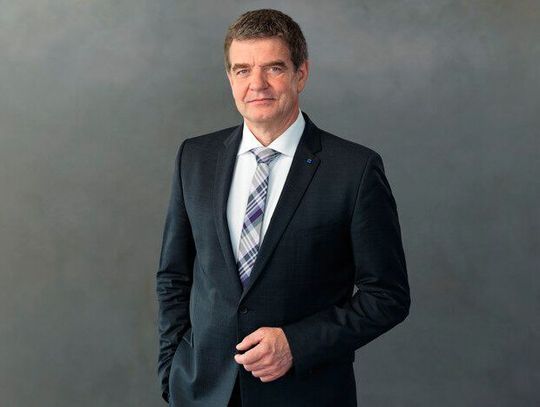 Wechsel an der Trumpf-Spitze. Dr.-Ing. Heinz-Jürgen Prokop (Bild), CEO Machine Tools bei Trumpf, übergibt Ende Juni 2021 das Zepter an Dr.-Ing. Stephan Mayer. Der Grund: Prokop hat seine vertragliche Altersgrenze erreicht. Wechsel an der Trumpf-Spitze. Dr.-Ing. Heinz-Jürgen Prokop (Bild), CEO Machine Tools bei Trumpf, übergibt Ende Juni 2021 das Zepter an Dr.-Ing. Stephan Mayer. Der Grund: Prokop hat seine vertragliche Altersgrenze erreicht.