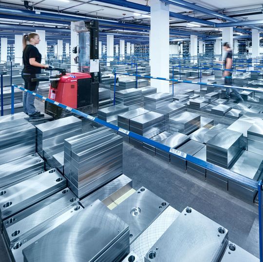 Thanks to Meusburger’s large stocks, continuous delivery availability is guaranteed. Thanks to Meusburger’s large stocks, continuous delivery availability is guaranteed.