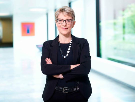 Marcella Montelatici übernimmt die Geschäftsführung für Vertrieb und Services bei Trumpf Werkzeugmaschinen. Denn in Zukunft will das Unternehmen noch mehr in Sachen digital vernetzter Blechbearbeitung anbieten. Marcella Montelatici übernimmt die Geschäftsführung für Vertrieb und Services bei Trumpf Werkzeugmaschinen. Denn in Zukunft will das Unternehmen noch mehr in Sachen digital vernetzter Blechbearbeitung anbieten.
