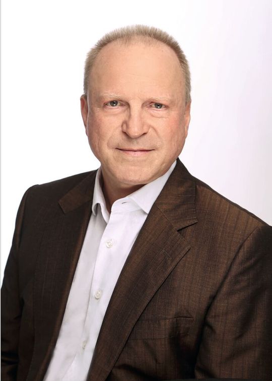 Clemens Goss kommt vom Münchner Immobilienentwickler Gieag, wo er als Leiter Gewerbe- und Logistikimmobilien gearbeitet hat. Clemens Goss kommt vom Münchner Immobilienentwickler Gieag, wo er als Leiter Gewerbe- und Logistikimmobilien gearbeitet hat.