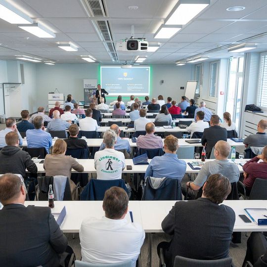 2019, vor Corona, noch als „Präsenz-Veranstaltung“ geht das SIL-Forum 2021 „digital“. Mit unserer modernen Event-Plattform machen Sie Ihr Home-Office zum Veranstaltungsort. Die Plattform motiviert zur Interaktion – denn Networking, Erfahrungsaustausch und Diskussionen sind uns besonders wichtig. 2019, vor Corona, noch als „Präsenz-Veranstaltung“ geht das SIL-Forum 2021 „digital“. Mit unserer modernen Event-Plattform machen Sie Ihr Home-Office zum Veranstaltungsort. Die Plattform motiviert zur Interaktion – denn Networking, Erfahrungsaustausch und Diskussionen sind uns besonders wichtig.