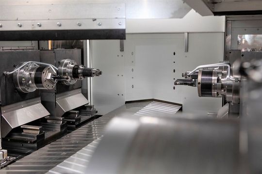 Taktzeitverkürzer! Die HK-CON GmbH Maschinenbau aus Fulda kann für T1-Automobilzulieferer jetzt noch interessantere Bearbeitungszentren anbieten. Denn diese sind jetzt auch mit massiven Planschiebern von Ceratizit ausgerüstet. Das hat Vorteile, wie der nebenstehende Bericht zeigt. Taktzeitverkürzer! Die HK-CON GmbH Maschinenbau aus Fulda kann für T1-Automobilzulieferer jetzt noch interessantere Bearbeitungszentren anbieten. Denn diese sind jetzt auch mit massiven Planschiebern von Ceratizit ausgerüstet. Das hat Vorteile, wie der nebenstehende Bericht zeigt.
