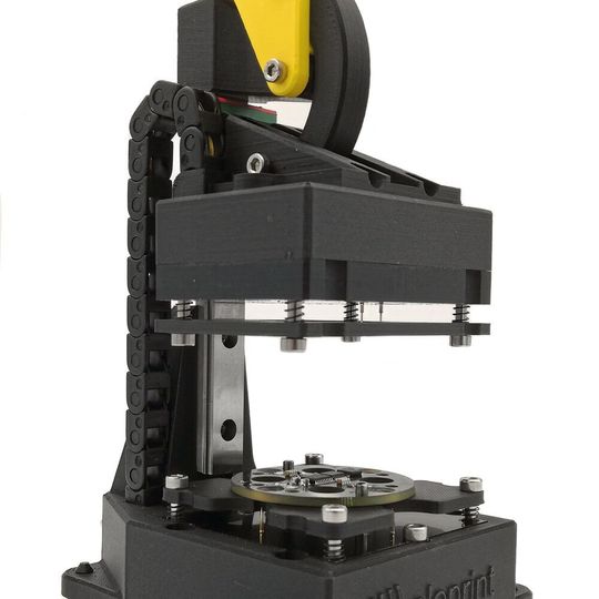 Durch das neue Design „BAL“ sind eloprint's Prüfadapter nun noch robuster gebaut und haben geringeren Verschleiß. Durch das neue Design „BAL“ sind eloprint's Prüfadapter nun noch robuster gebaut und haben geringeren Verschleiß.