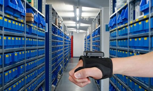 Die Quad GmbH kooperiert jetzt mit ACD Elektronik. Quad übernimmt damit den Vertrieb des ergonomischen Handrücken-Scanners Hasciese (Bild) von ACD, wie es dazu heißt. Die Quad GmbH kooperiert jetzt mit ACD Elektronik. Quad übernimmt damit den Vertrieb des ergonomischen Handrücken-Scanners Hasciese (Bild) von ACD, wie es dazu heißt.