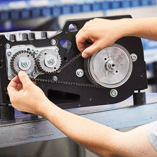 Leybold macht einen großen Schritt hin zur Digitalisierung seines Angebots und stellt einen innovativen Online-Soundcheck für Vakuumpumpen auf seine Website. Mit dem kostenfreien Tool erhalten Anwender eine umgehende Rückmeldung über den Status ihrer Vakuumpumpen Leybold macht einen großen Schritt hin zur Digitalisierung seines Angebots und stellt einen innovativen Online-Soundcheck für Vakuumpumpen auf seine Website. Mit dem kostenfreien Tool erhalten Anwender eine umgehende Rückmeldung über den Status ihrer Vakuumpumpen