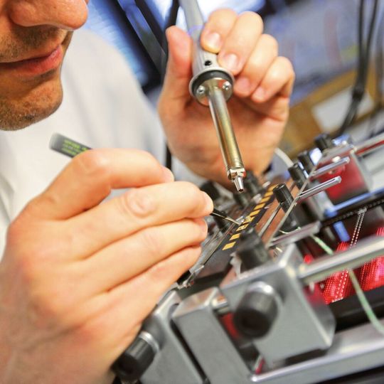 Die Herstellung von MID ist ein komplexer Prozess. Die VDI/VDE Richtlinie 3719 schafft Orientierung und Verbindlichkeit. Die Herstellung von MID ist ein komplexer Prozess. Die VDI/VDE Richtlinie 3719 schafft Orientierung und Verbindlichkeit.