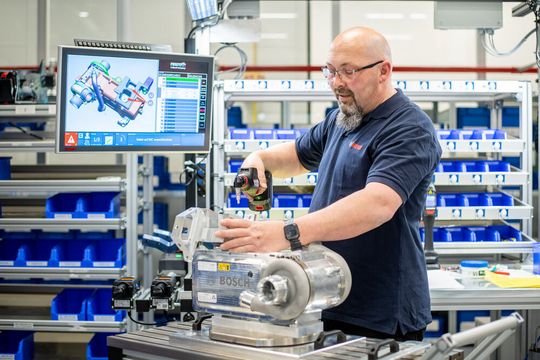 Die technische Komplexität des elektrischen Luftverdichters lässt sich mit einem Diesel-Einspritzsystem für Nutzfahrzeuge vergleichen.