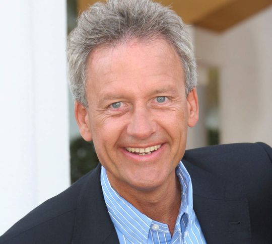 Peter Schreiber, Experte für Marktbearbeitungsstrategien und Verkaufskonzepte gibt, Tipps für das erfolgreiche Verkaufen in wirtschaftlich schwierigen Zeiten Peter Schreiber, Experte für Marktbearbeitungsstrategien und Verkaufskonzepte gibt, Tipps für das erfolgreiche Verkaufen in wirtschaftlich schwierigen Zeiten