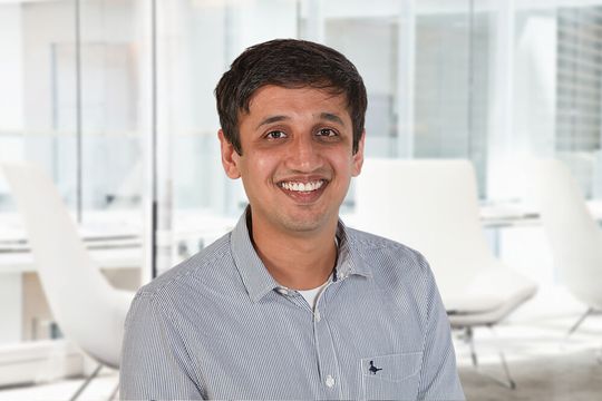 Tanmay Bharat, born 1985, receives the € 20,000 prize for his pioneering work. Tanmay Bharat, born 1985, receives the € 20,000 prize for his pioneering work.