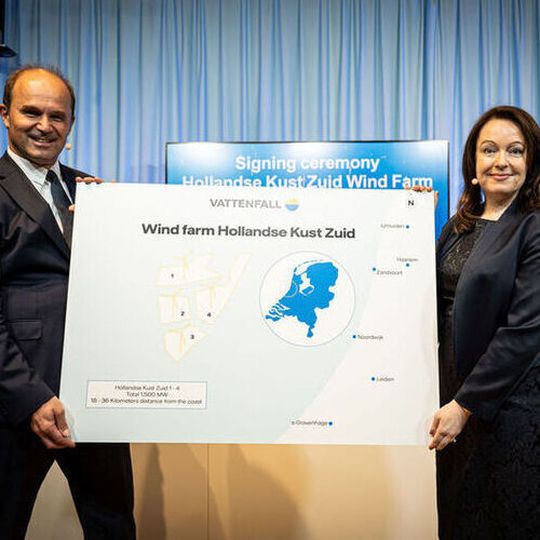 BASF and Vattenfall have signed a contract for the purchase of 49.5 % of Vattenfall’s wind farm Hollands Kust Zuid in the Netherlands. BASF and Vattenfall have signed a contract for the purchase of 49.5 % of Vattenfall’s wind farm Hollands Kust Zuid in the Netherlands.