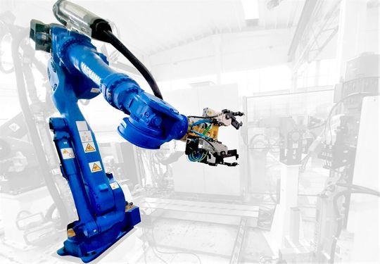Mit acht neuen Punktschweißrobotern der Serie Motoman-SP (hier ein Modell davon) will Yaskawa Karosseriebauern nicht nur die Taktzeiten verkürzen. Mit acht neuen Punktschweißrobotern der Serie Motoman-SP (hier ein Modell davon) will Yaskawa Karosseriebauern nicht nur die Taktzeiten verkürzen.