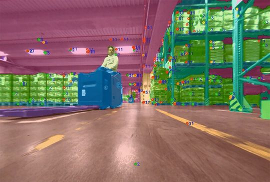 Mit einer KI-gestützten Bildverarbeitung wie hier der von Gideon Bros. können Transportroboter ihre Umwelt immer besser erkennen. Mit einer KI-gestützten Bildverarbeitung wie hier der von Gideon Bros. können Transportroboter ihre Umwelt immer besser erkennen.