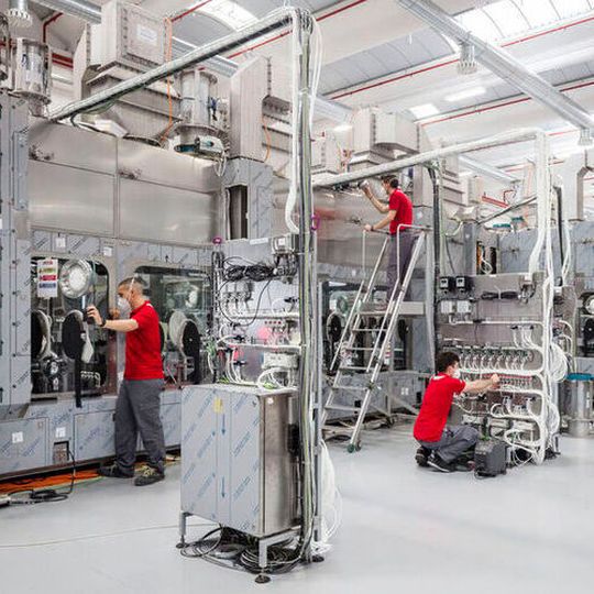 Six different production sites located in Italy, the USA and China, each one specialized in a specific step of the process, ensure a technologically advanced product portfolio. Six different production sites located in Italy, the USA and China, each one specialized in a specific step of the process, ensure a technologically advanced product portfolio.