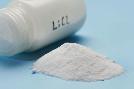 Schlummernder Schatz! Am KIT in Karlsruhe hat man ein schonendes Verfahren entwickelt, mit dem tausende von Tonnen Lithium im Rheingraben gefördert werden könnten. Schlummernder Schatz! Am KIT in Karlsruhe hat man ein schonendes Verfahren entwickelt, mit dem tausende von Tonnen Lithium im Rheingraben gefördert werden könnten.