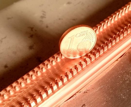 Bild 2: Größenvergleich – PK0 Elektrode mit 1-Cent-Münze.