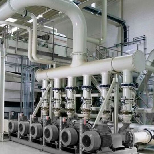 By controlling the amount of fluid delivered by the pumps exactly as required, such as in the case of a filtration system for the central supply of cooling lubricant, energy savings of up to 45 % can be achieved with the Ecoclean DFC dynamic volumetric flow control. By controlling the amount of fluid delivered by the pumps exactly as required, such as in the case of a filtration system for the central supply of cooling lubricant, energy savings of up to 45 % can be achieved with the Ecoclean DFC dynamic volumetric flow control.