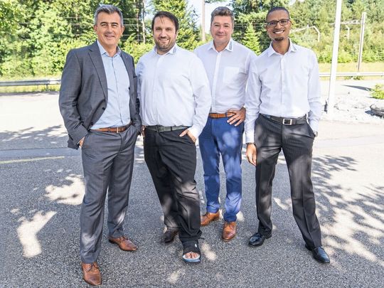 Stefan T. Schimon (Inhaber), Tobias Siebold (CEO), Patric Könner (Mitglied der Geschäftsleitung) und Mo Aakti (CEO) (von links). Stefan T. Schimon (Inhaber), Tobias Siebold (CEO), Patric Könner (Mitglied der Geschäftsleitung) und Mo Aakti (CEO) (von links).