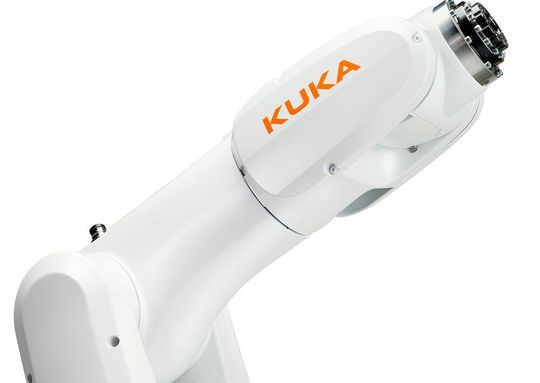 Packt genau da zu, wo es gebraucht wird, der besonders platzsparende KR 4 Agilus von Kuka. Er gilt übrigens als heißer Kandidat für einen Siegerplatz bei den Kleinrobotik-Charts. Packt genau da zu, wo es gebraucht wird, der besonders platzsparende KR 4 Agilus von Kuka. Er gilt übrigens als heißer Kandidat für einen Siegerplatz bei den Kleinrobotik-Charts.