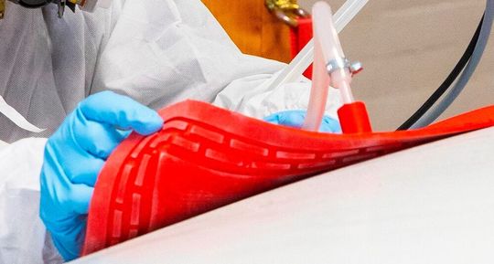 Thinking-Gewinner im Juli 2021: Flexin Heat heißt eine Methode der Msquare GmbH, mit der sich Leichtbauteile aus faserverstärkten Kunststoffen wirtschaftlich reparieren lassen. Das geschieht mit punktgenau treffender Induktionswärme. Thinking-Gewinner im Juli 2021: Flexin Heat heißt eine Methode der Msquare GmbH, mit der sich Leichtbauteile aus faserverstärkten Kunststoffen wirtschaftlich reparieren lassen. Das geschieht mit punktgenau treffender Induktionswärme.