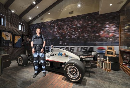 Sam Schmidt ist seit dem Jahr 2000 querschnittsgelähmt Sam Schmidt ist seit dem Jahr 2000 querschnittsgelähmt