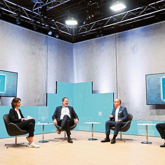 Experten der Chiron Group und Kooperationspartner informierten in Innovation Talks über Neuheiten und Trendthemen. Experten der Chiron Group und Kooperationspartner informierten in Innovation Talks über Neuheiten und Trendthemen.