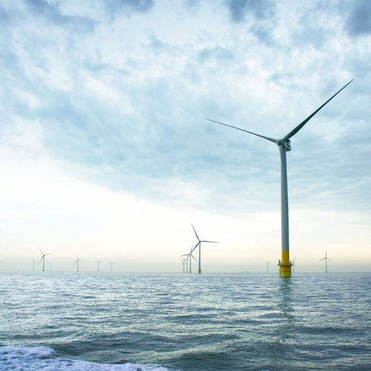 Der spezifische Energiebedarf der Chemie-Branche ging von 1990 bis heute um mehr als 50% zurück - ein Erfolg der einzelnen Unternehmen. Der spezifische Energiebedarf der Chemie-Branche ging von 1990 bis heute um mehr als 50% zurück - ein Erfolg der einzelnen Unternehmen.