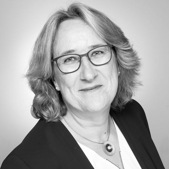 Anke Fischer ergänzt Geschäftsführung bei Fette Compacting als neue CFO. Anke Fischer ergänzt Geschäftsführung bei Fette Compacting als neue CFO.