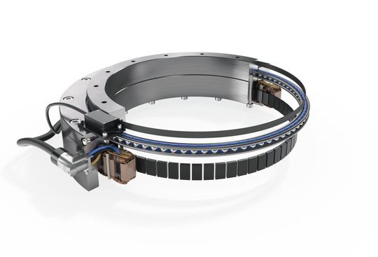Die Drehverbindung von Franke vereinigt Wälzlager und Torquemotor. Die Drehverbindung von Franke vereinigt Wälzlager und Torquemotor.