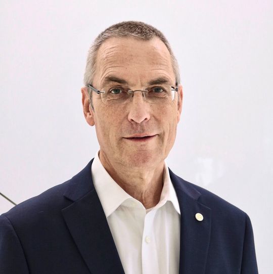 Jürgen Semmler ist seit 1. Juli 2021 neuer Geschäftsführer von Shimadzu Europa. Jürgen Semmler ist seit 1. Juli 2021 neuer Geschäftsführer von Shimadzu Europa.