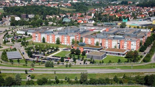 Heute ein Opfer der Flutkastastrophe! Der ZF-Standort in Bad Neuenahr-Ahrweiler! Nicht nur beim Automobilzulieferer ZF stehen jetzt die Bänder bis auf unbestimmte Zeit still. Heute ein Opfer der Flutkastastrophe! Der ZF-Standort in Bad Neuenahr-Ahrweiler! Nicht nur beim Automobilzulieferer ZF stehen jetzt die Bänder bis auf unbestimmte Zeit still.