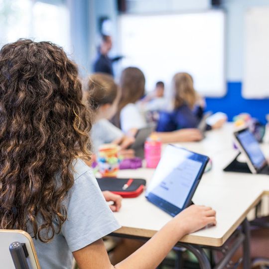 Mit MDM von Securepoint können Schulen mobile Geräte sicher und datenschutzkonform in den Unterricht integrieren. Mit MDM von Securepoint können Schulen mobile Geräte sicher und datenschutzkonform in den Unterricht integrieren.