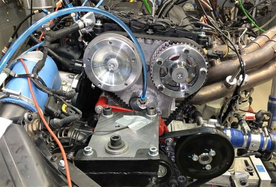 Ein Forscherteam der Hochschule Landshut hat zusammen mit Experten von Spiess Motorenbau eine wesentlich schnellere und genauere Methode entwickelt, um das Wärmeflussgeschehen in Verbrennungsmotoren zu messen. Hier beim Test im Motorenprüfstand. Ein Forscherteam der Hochschule Landshut hat zusammen mit Experten von Spiess Motorenbau eine wesentlich schnellere und genauere Methode entwickelt, um das Wärmeflussgeschehen in Verbrennungsmotoren zu messen. Hier beim Test im Motorenprüfstand.