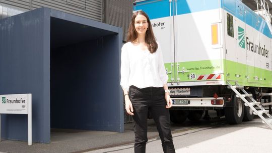 Elizabeth von Hauff: „Das war oft ein großer Kraftakt...In den letzten 1,5 Jahren hat sich die Fraunhofer-Gesellschaft und auch das Fraunhofer FEP als äußerst resilient erwiesen.“ Elizabeth von Hauff: „Das war oft ein großer Kraftakt...In den letzten 1,5 Jahren hat sich die Fraunhofer-Gesellschaft und auch das Fraunhofer FEP als äußerst resilient erwiesen.“