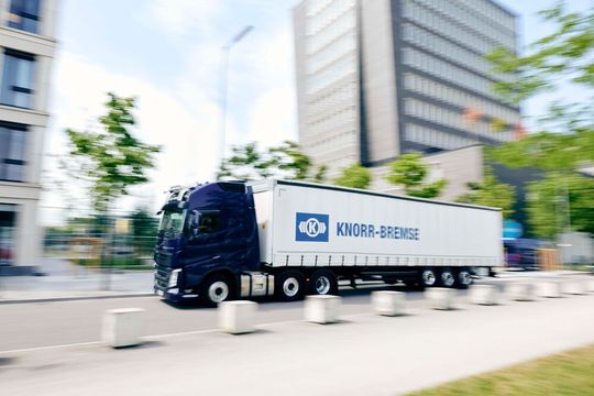 „Es steckt aber auch viel Herzblut darin, die eigene Unternehmensmarke „nach vorne“ zu bringen.“ Wie das Unternehmen Knorr-Bremse das geschafft hat, erfahren Sie in diesem Interview. „Es steckt aber auch viel Herzblut darin, die eigene Unternehmensmarke „nach vorne“ zu bringen.“ Wie das Unternehmen Knorr-Bremse das geschafft hat, erfahren Sie in diesem Interview.