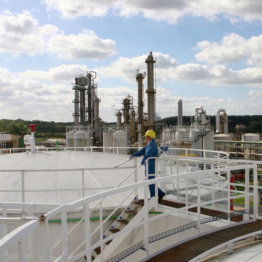 Mit Fertigstellung der neuen Hydrieranlage am Standort Speyer wird das Chemieunternehmen größter Cyclopentan-Hersteller weltweit. Mit Fertigstellung der neuen Hydrieranlage am Standort Speyer wird das Chemieunternehmen größter Cyclopentan-Hersteller weltweit.