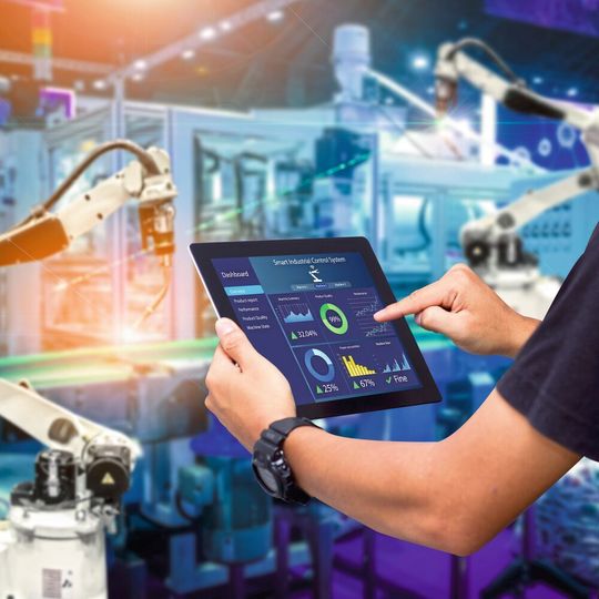 Industrie 4.0, Digitalisierung und Automatisierung, flexible Handling-Systeme, One-Piece-Produktion und intelligente Produkte eröffnen neue Chancen für den Hochqualitäts-Produktionsstandort Schweiz. Industrie 4.0, Digitalisierung und Automatisierung, flexible Handling-Systeme, One-Piece-Produktion und intelligente Produkte eröffnen neue Chancen für den Hochqualitäts-Produktionsstandort Schweiz.
