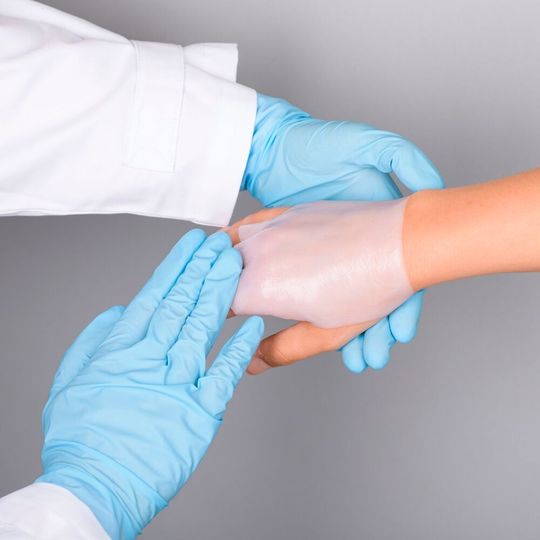 Jenacell stellt Hautauflagen für die Wundversorgung und den Personal Care Bereich her. Jenacell stellt Hautauflagen für die Wundversorgung und den Personal Care Bereich her.