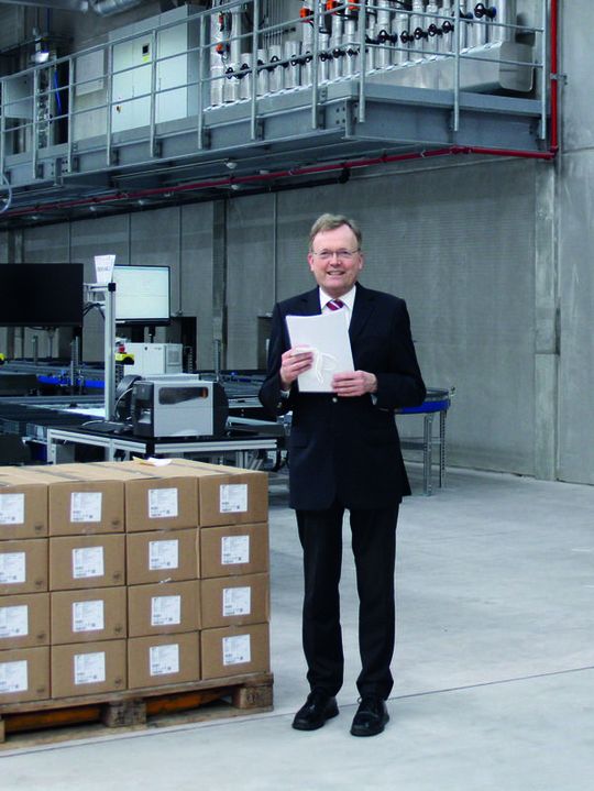 Bei der Einweihung des neuen AKL dankte Ullrich Küchenmeister, der Nord-Geschäftsführer, den Beteiligten für ihr großes Engagement und zur planmäßigen Inbetriebnahme: „Selbst die Corona-Pandemie und eine kleine wetterbedingte Überschwemmung konnten daran nichts ändern.“ Bei der Einweihung des neuen AKL dankte Ullrich Küchenmeister, der Nord-Geschäftsführer, den Beteiligten für ihr großes Engagement und zur planmäßigen Inbetriebnahme: „Selbst die Corona-Pandemie und eine kleine wetterbedingte Überschwemmung konnten daran nichts ändern.“