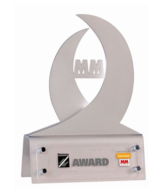 Am ersten Messetag wird der „Blechexpo Award“ präsntiert von Blechnet und MM Maschinenmarkt, powered by Schall und Blechexpo feierlich verliehen. Am ersten Messetag wird der „Blechexpo Award“ präsntiert von Blechnet und MM Maschinenmarkt, powered by Schall und Blechexpo feierlich verliehen.