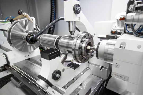 Die ILD von Danobat-Overbeck bearbeitet Werkstücke bis 1300 Millimeter Länge (inklusive Spannsystem). Der Teiledurchmesser darf maximal 760 Millimeter betragen, heißt es.