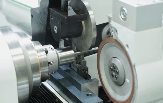 The CPX Linear for blank preparation complements Anca's machine program. The CPX Linear for blank preparation complements Anca's machine program.