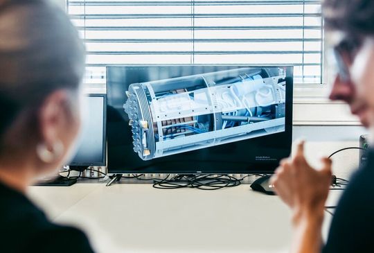 Als offizieller Logistikpartner unterstützt Gebrüder Weiss das Forscherteam „Swissloop Tunneling“ der Eidgenössischen Technischen Hochschule (ETH) Zürich. Es geht um die technische Weiterentwicklung des Highspeed-Verkehrssystems Hyperloop. Als offizieller Logistikpartner unterstützt Gebrüder Weiss das Forscherteam „Swissloop Tunneling“ der Eidgenössischen Technischen Hochschule (ETH) Zürich. Es geht um die technische Weiterentwicklung des Highspeed-Verkehrssystems Hyperloop.