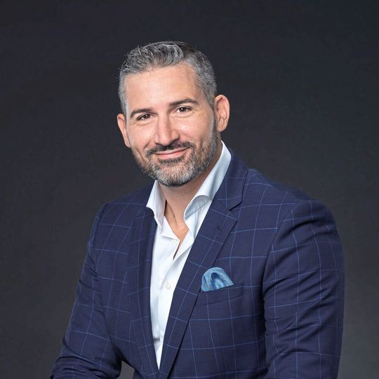 Vincent Barro est le nouveau responsable de l'ensemble de la région DACH en tant que vice-président de Secure Power. Vincent Barro est le nouveau responsable de l'ensemble de la région DACH en tant que vice-président de Secure Power.