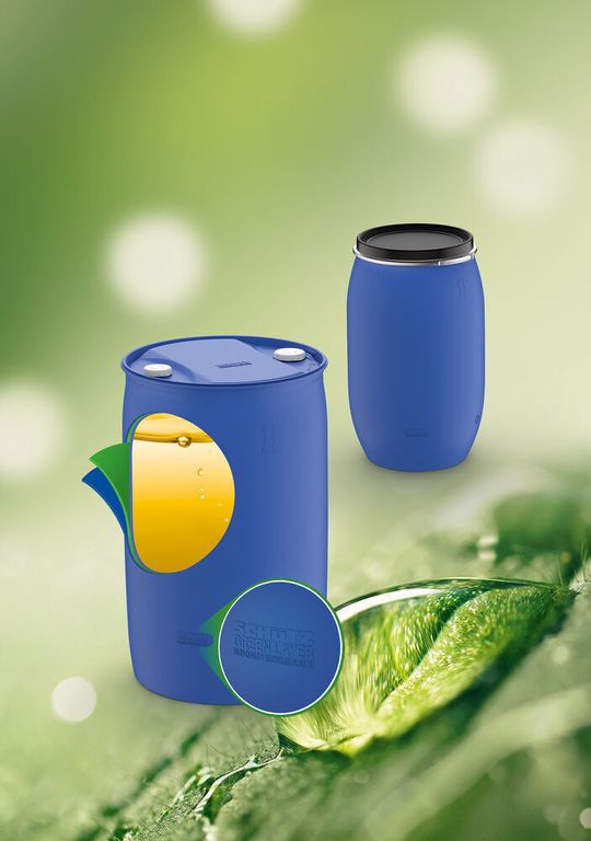 Ganz im Sinne der Kreislaufwirtschaft auch als Green Layer Ausführungen erhältlich: Das F1-Spundfass und das S-DS1-Deckelfass von Schütz.