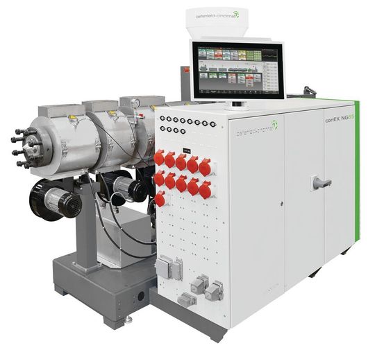 Das Unternehmen Fränkische Rohrwerke hat den Maschinenpark um einen Extruder ergänzt. Die Wahl fiel auf den konischen Doppeschneckenextruder Conex NG 65 von Battenfeld-Cincinnati. Diese Kunststoffverarbeitungs-Anlage soll sich vor allem für Wellrohre eignen. Das Unternehmen Fränkische Rohrwerke hat den Maschinenpark um einen Extruder ergänzt. Die Wahl fiel auf den konischen Doppeschneckenextruder Conex NG 65 von Battenfeld-Cincinnati. Diese Kunststoffverarbeitungs-Anlage soll sich vor allem für Wellrohre eignen.