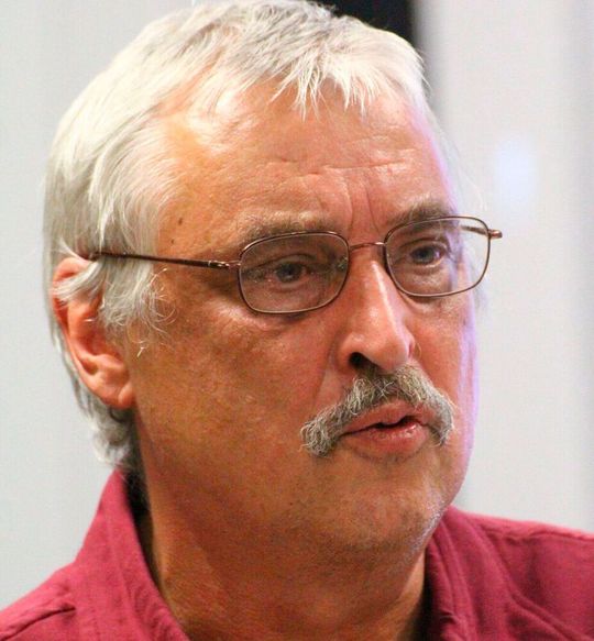 Prof. Dr.-Ing. Josef Lutz, TU Chemnitz: Schon 2013 zeigte ich, wie die Versorgung mit elektrischer Energie innerhalb von zehn Jahren zu 100% aus regenerativen Quellen möglich ist.“ Prof. Dr.-Ing. Josef Lutz, TU Chemnitz: Schon 2013 zeigte ich, wie die Versorgung mit elektrischer Energie innerhalb von zehn Jahren zu 100% aus regenerativen Quellen möglich ist.“