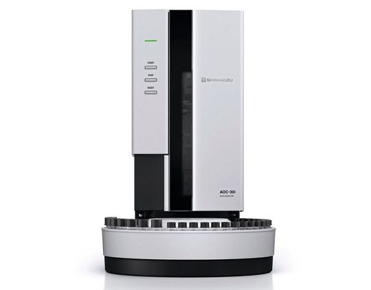 Mit ihrer kompakten Größe innerhalb der Stellfläche des GC arbeitet die AOC-30 Serie 30 Proben automatisch ab und unterstützt eine große Zahl an Routineanalysen. Das System lässt sich auch erweitern: die Anbindung zweier Autoinjektoren verdoppelt die Probenmenge, und ein Autosampler erhöht die Kapazität auf 150 Proben. Mit ihrer kompakten Größe innerhalb der Stellfläche des GC arbeitet die AOC-30 Serie 30 Proben automatisch ab und unterstützt eine große Zahl an Routineanalysen. Das System lässt sich auch erweitern: die Anbindung zweier Autoinjektoren verdoppelt die Probenmenge, und ein Autosampler erhöht die Kapazität auf 150 Proben.