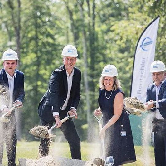 Rentschler Biopharma feiert den ersten Spatenstich für seine neue Anlage in Milford, USA, die die cGMP-Kapazität des Unternehmens verdoppeln soll. Rentschler Biopharma feiert den ersten Spatenstich für seine neue Anlage in Milford, USA, die die cGMP-Kapazität des Unternehmens verdoppeln soll.
